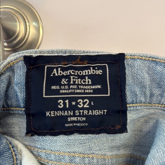 Abercrombie and Fitch Kennan Straight Stretch Light Blue Jeans - Picture 4 of 5